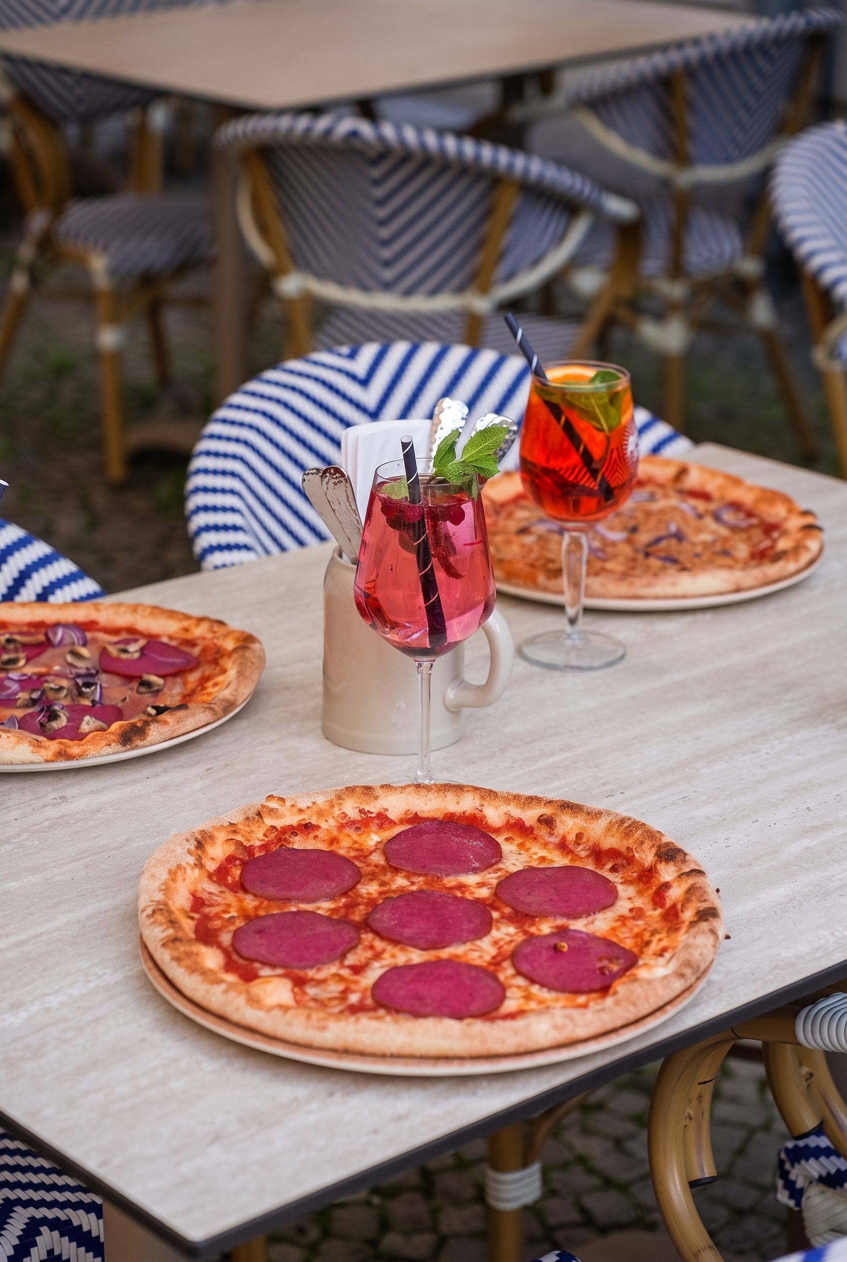 Pizzen auf der Terrasse